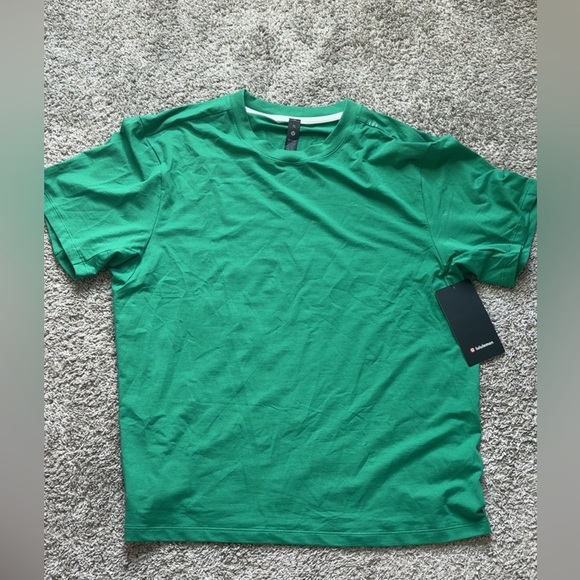 Lululemon Men’s T Shirt - Picture 1 of 4